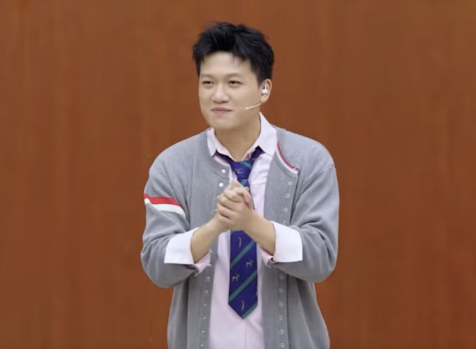 MC Trần Ngọc chia tay 'Anh trai vượt ngàn chông gai' sau tập 14